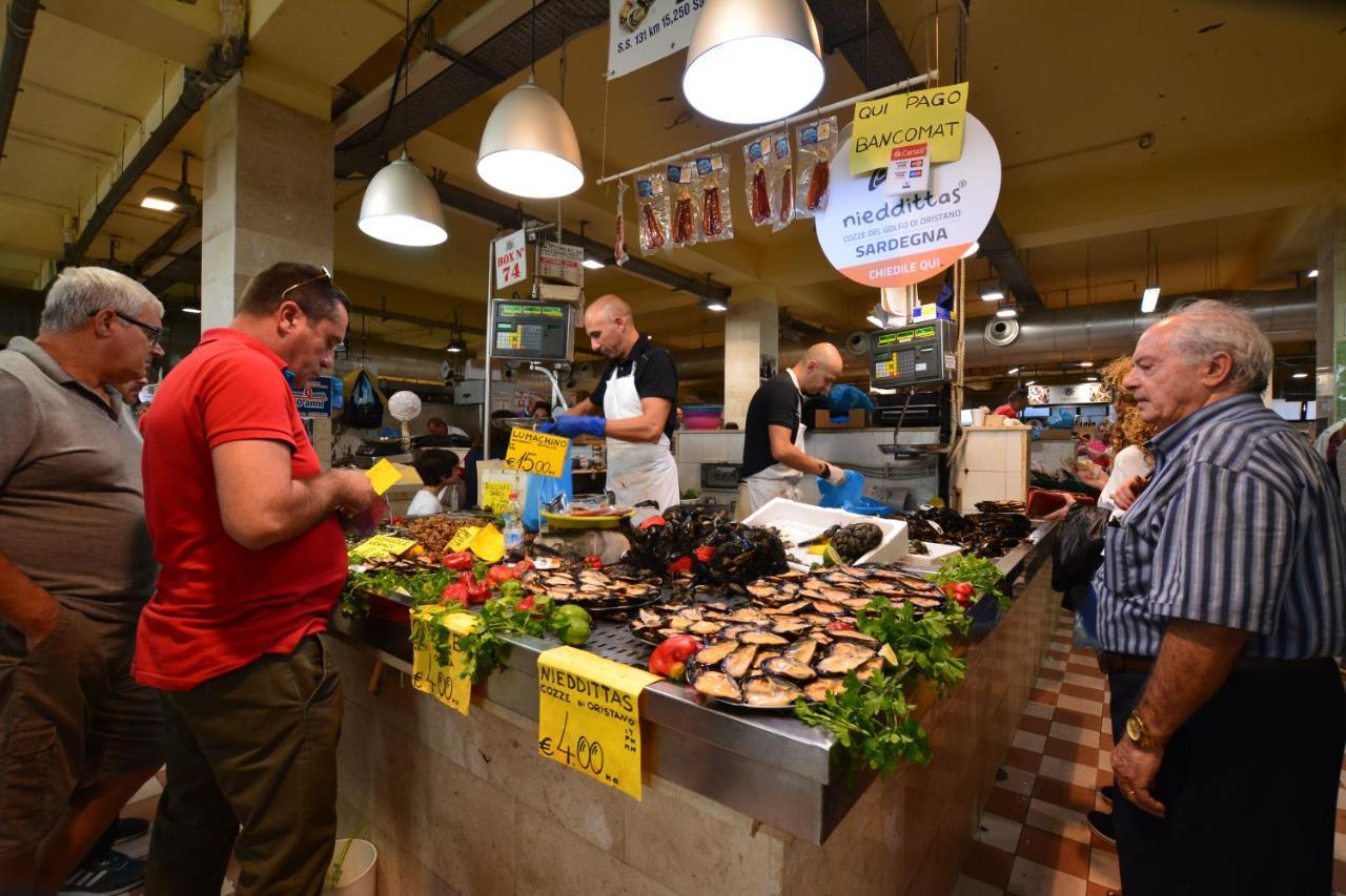 Helmi34 - Appartamento Dotato Di Tutti I Comfort Nel Centro Di Cagliari Bagian luar foto
